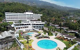 Surya Hotel&Cottages